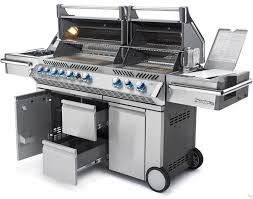 Napoleon | Prestige PRO 825 Gas Grill with Power Side Burner & Infrared Rear & Bottom Burners